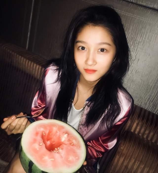 娱乐吃瓜酱拍照技巧视频,跟随娱乐吃瓜酱视频学技巧 第2张 娱乐吃瓜酱拍照技巧视频,跟随娱乐吃瓜酱视频学技巧 第2张